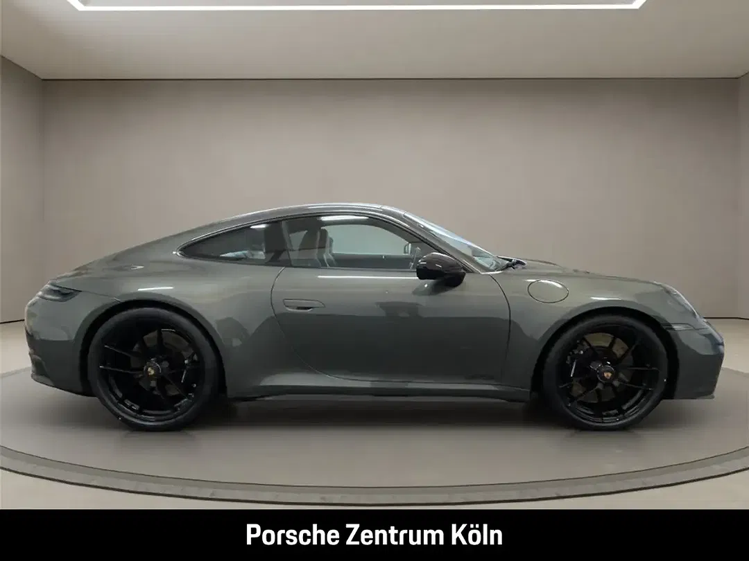 Porsche 992 - Thumbnail 6