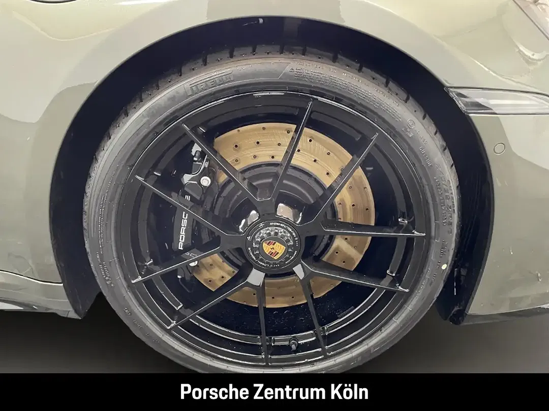 Porsche 992 - Thumbnail 9