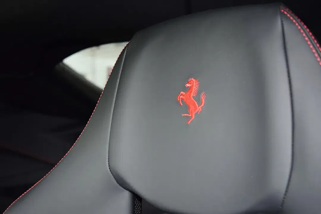 Ferrari 812 - Thumbnail 5
