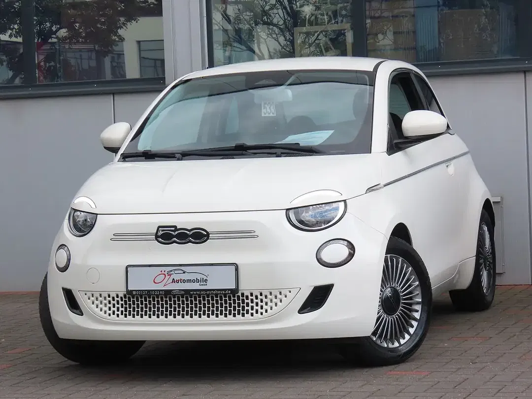 Fiat 500e - Thumbnail 4