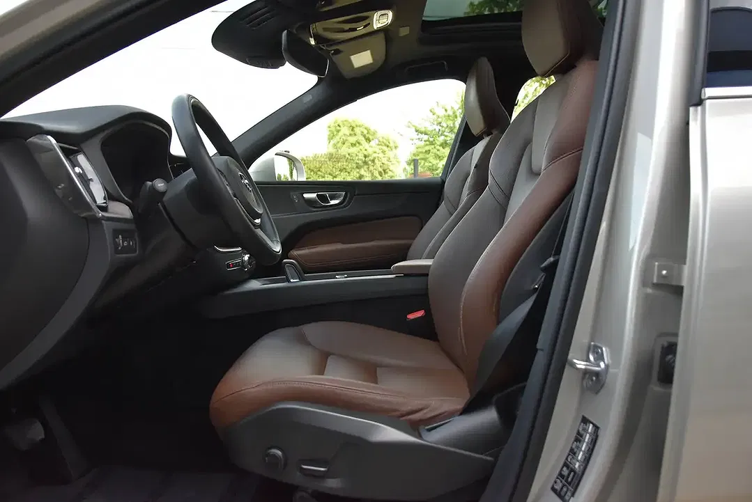 Volvo XC60 - Thumbnail 15
