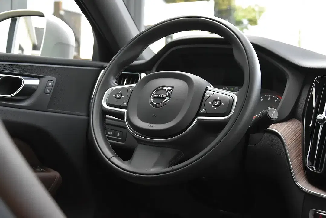 Volvo XC60 - Thumbnail 16