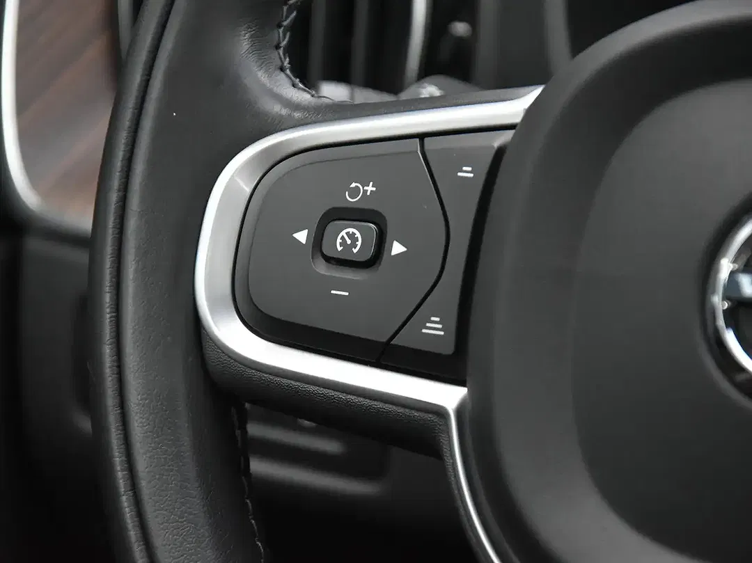 Volvo XC60 - Thumbnail 18