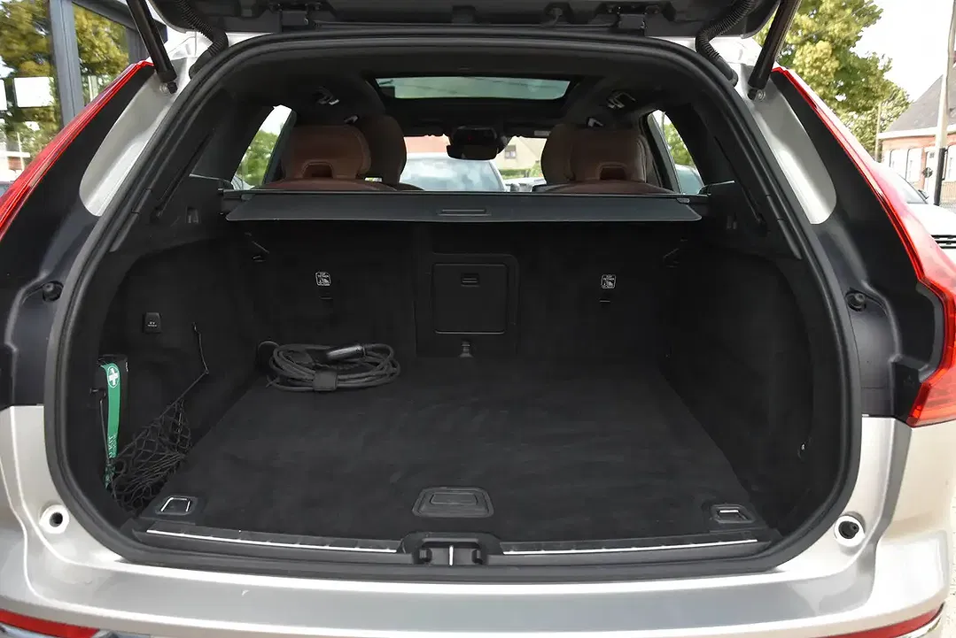 Volvo XC60 - Thumbnail 25