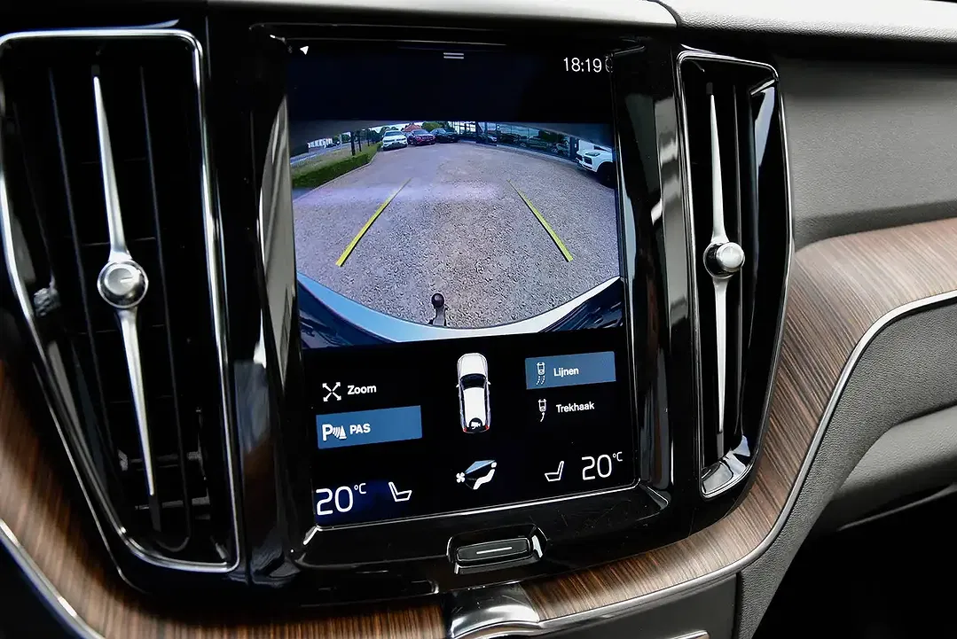 Volvo XC60 - Thumbnail 8