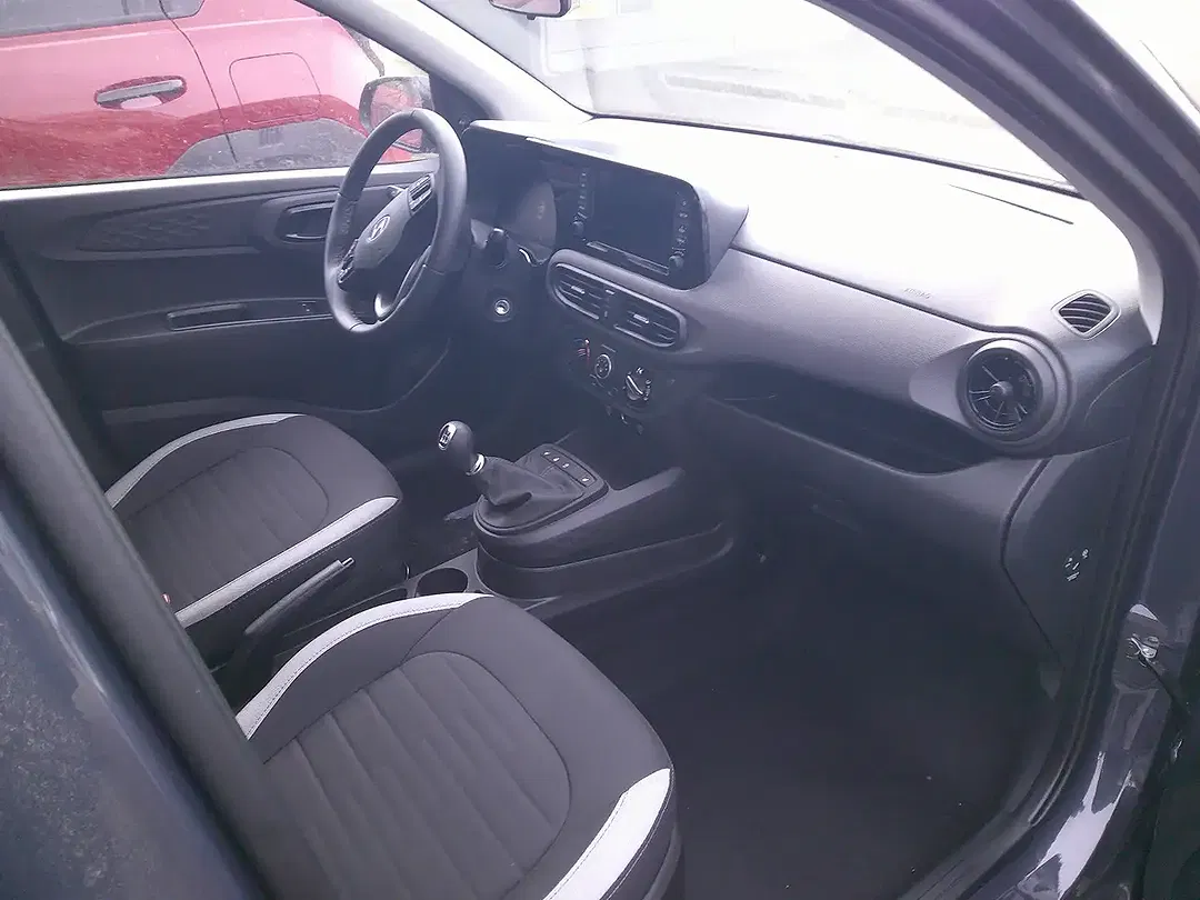 Hyundai i10 - Thumbnail 11