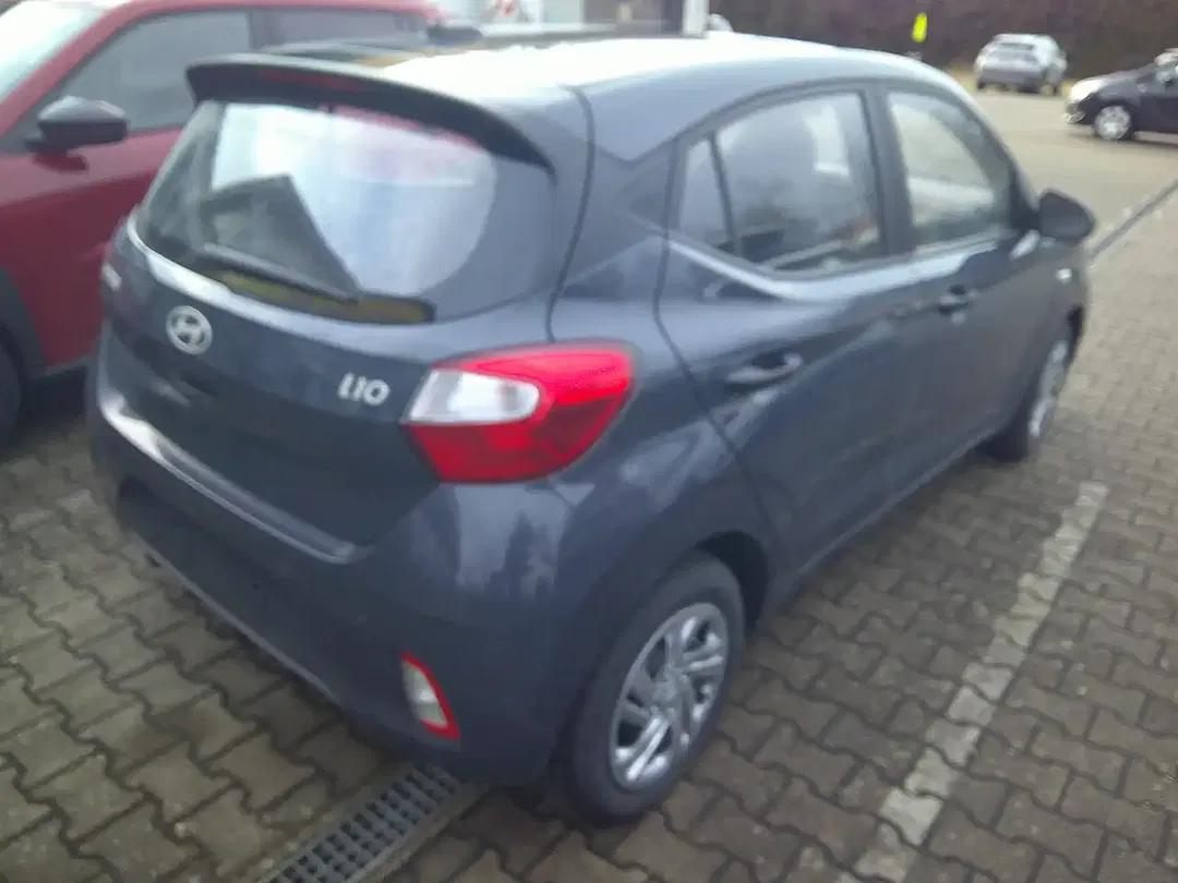 Hyundai i10 - Thumbnail 3