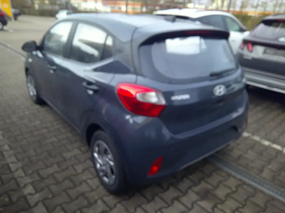 Hyundai i10 - Thumbnail 4