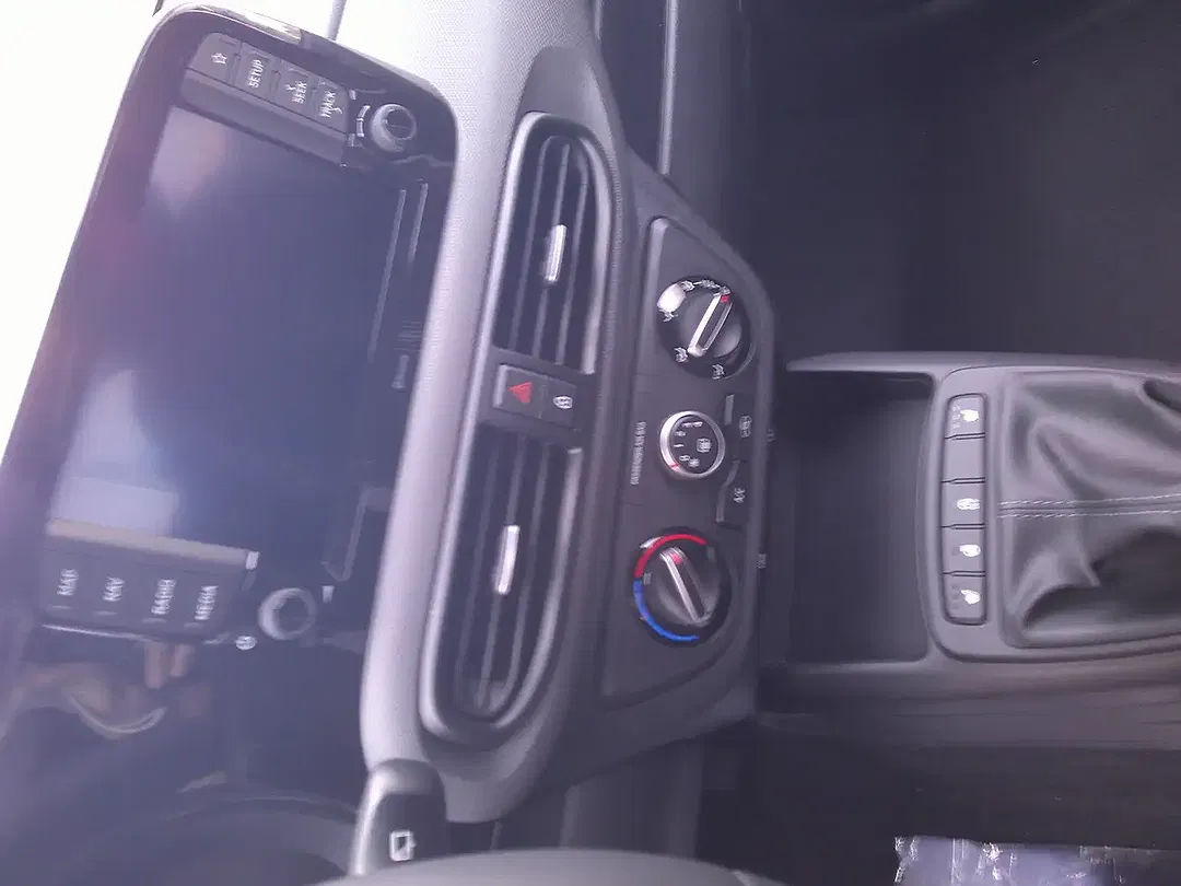 Hyundai i10 - Thumbnail 9