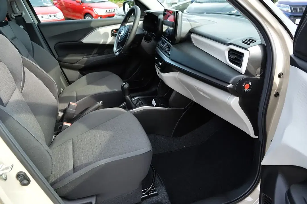 Suzuki Swift - Thumbnail 10