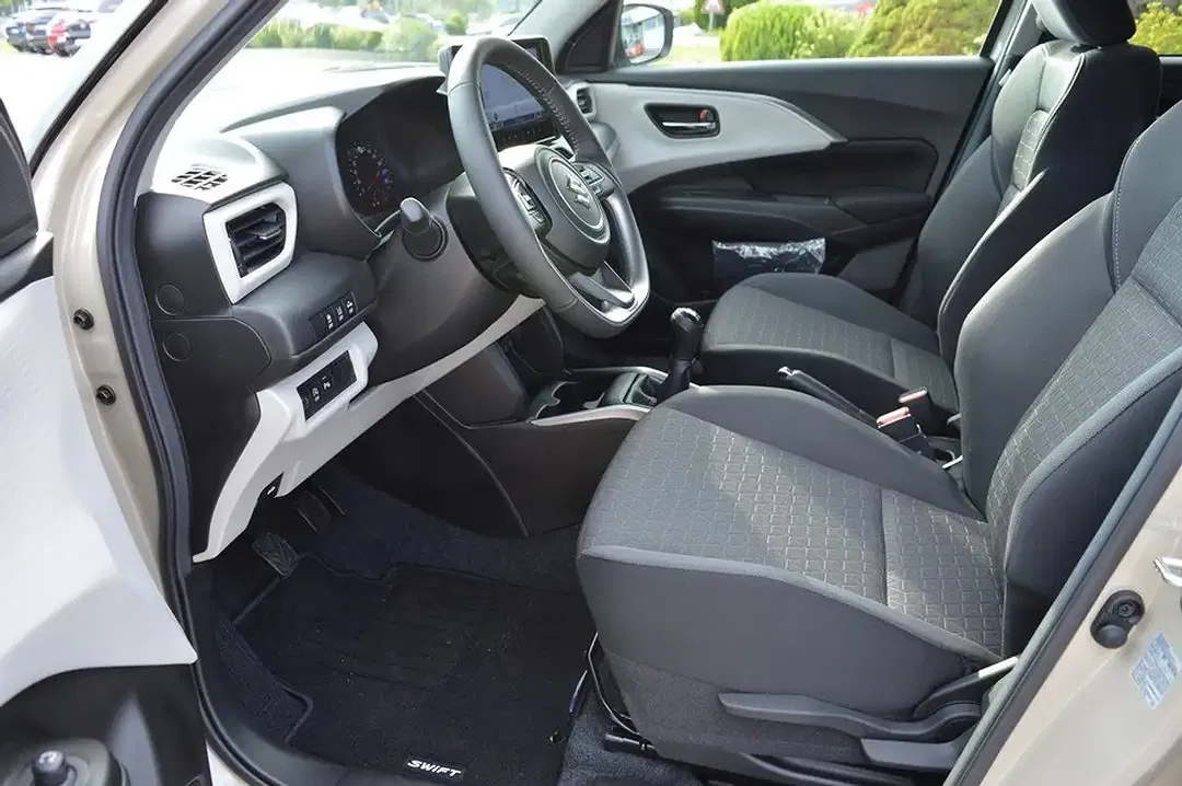 Suzuki Swift - Thumbnail 11