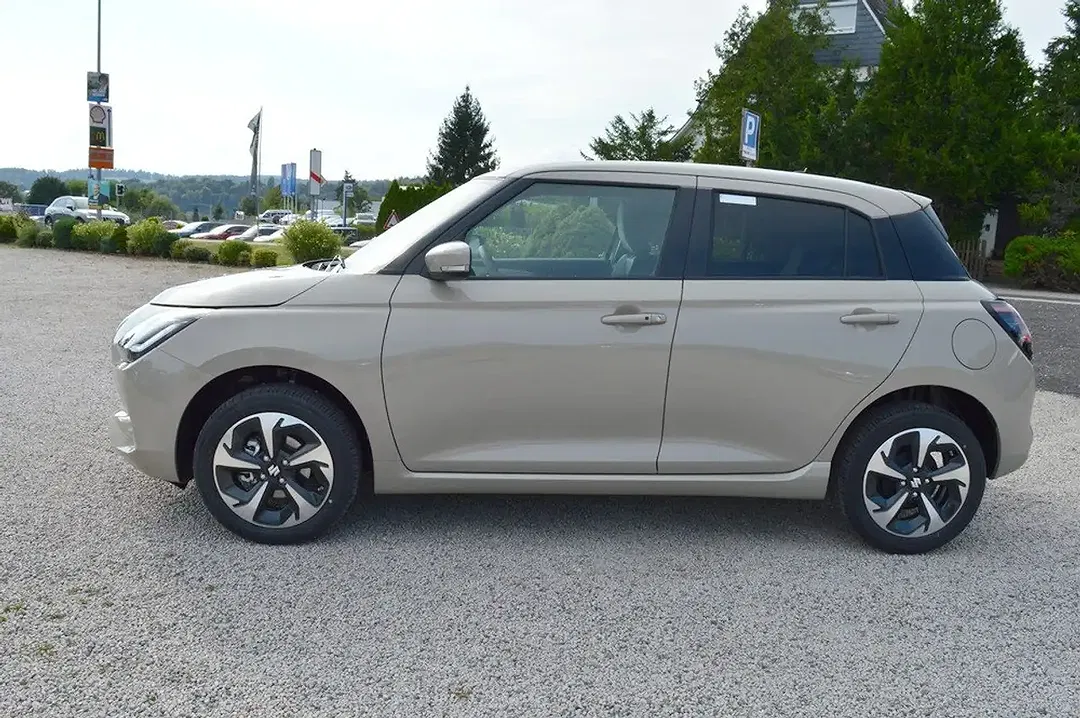 Suzuki Swift - Thumbnail 4