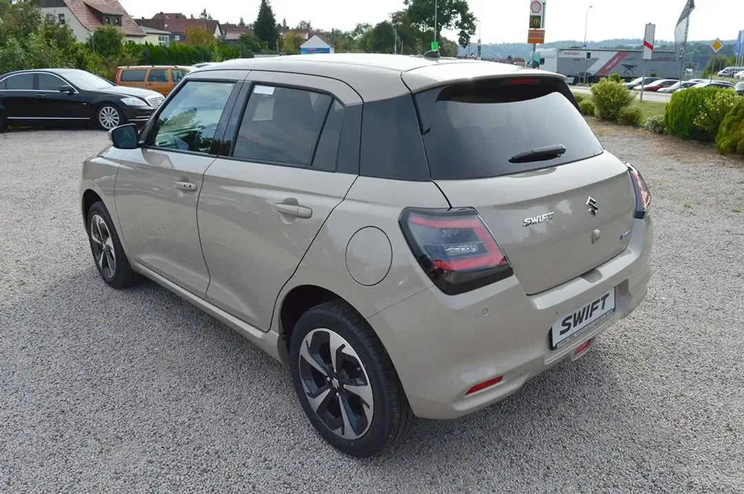 Suzuki Swift - Thumbnail 6