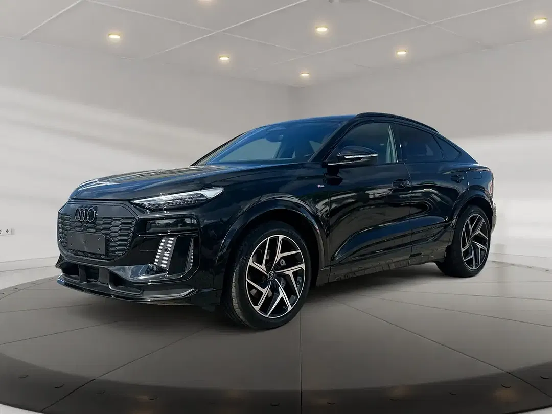 Audi Q6 e-tron - Thumbnail 2