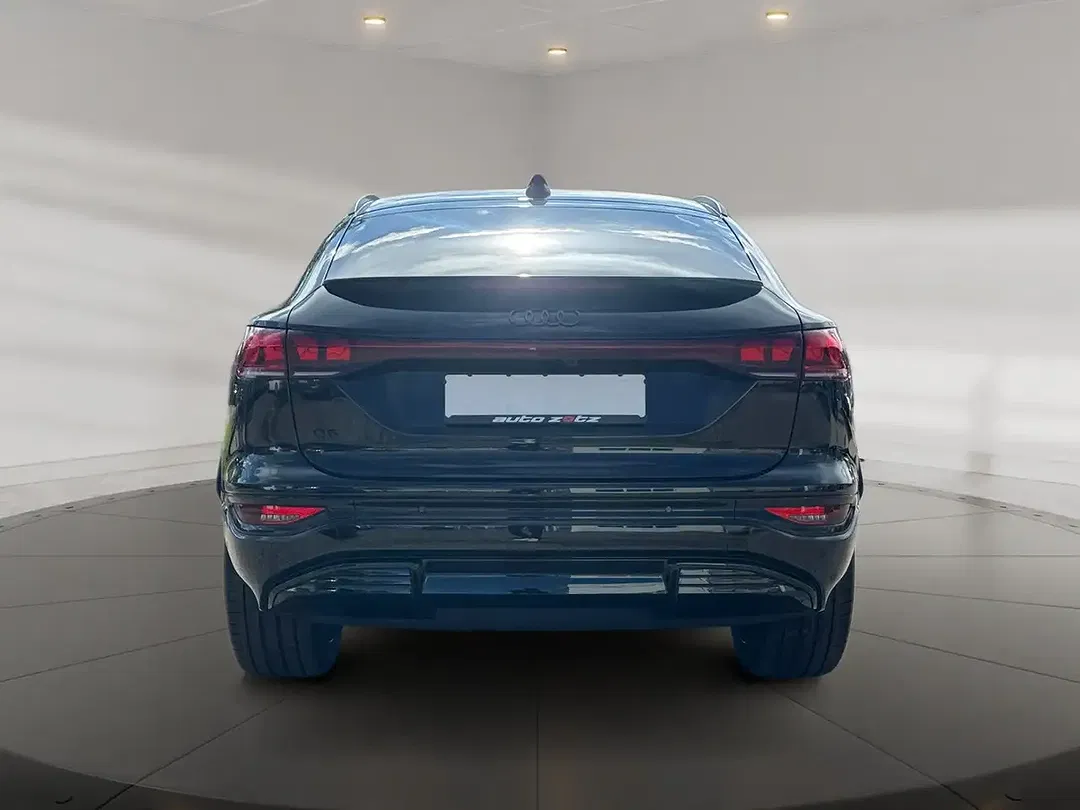 Audi Q6 e-tron - Thumbnail 6