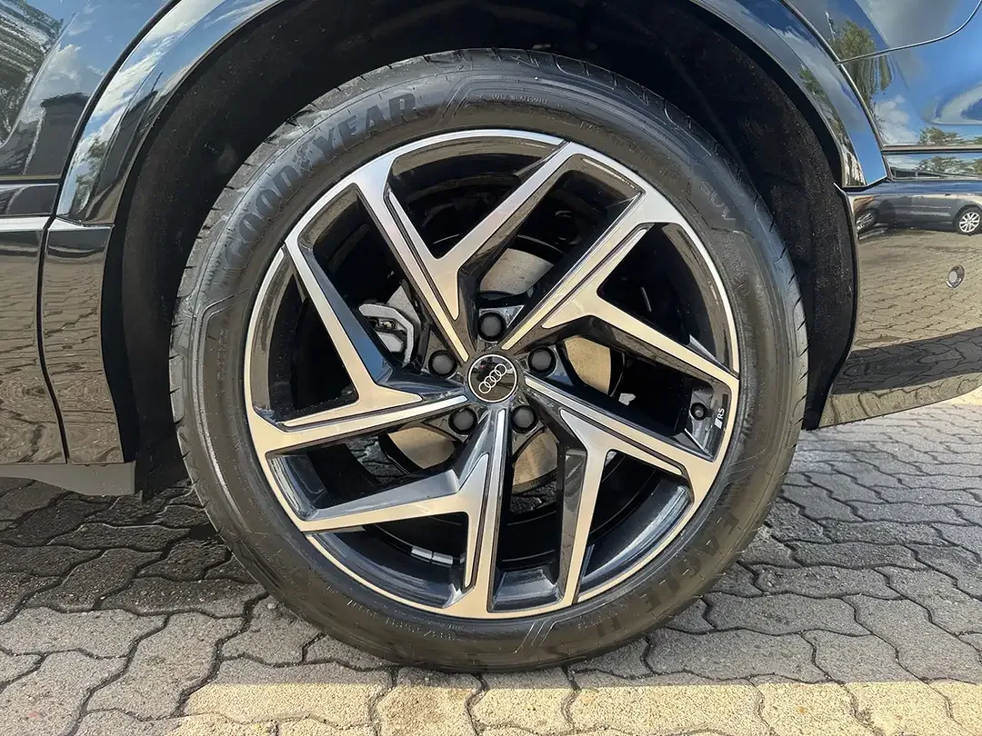 Audi Q6 e-tron - Thumbnail 9