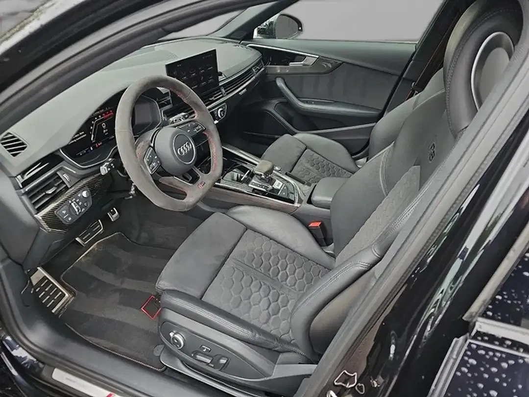 Audi RS4 - Thumbnail 10