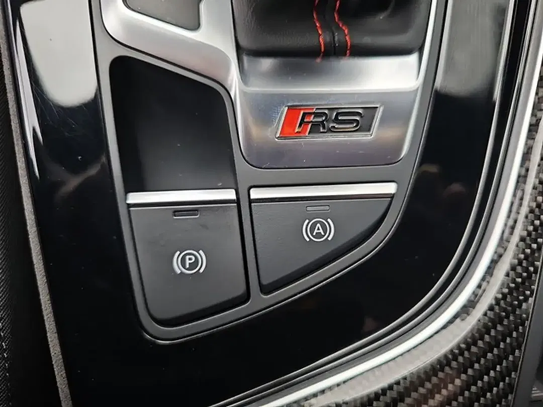 Audi RS4 - Thumbnail 23