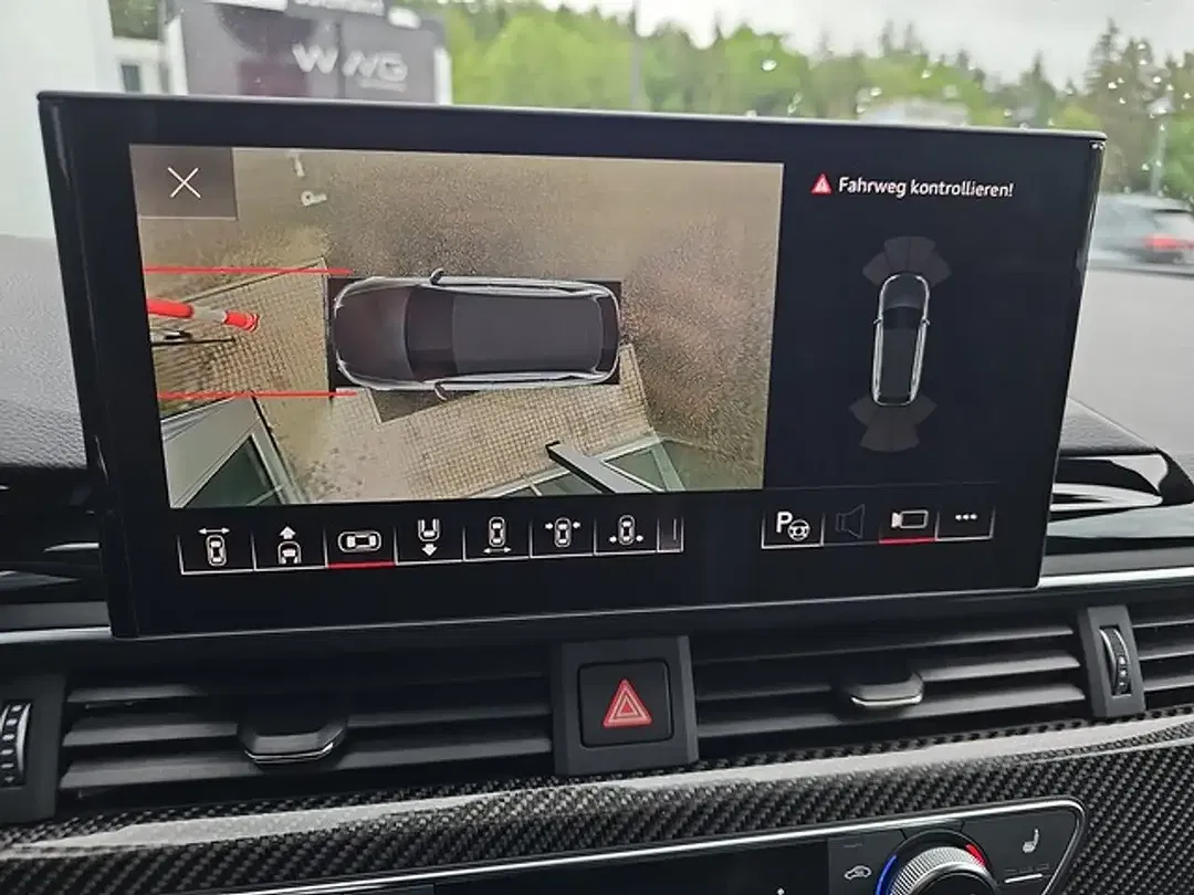 Audi RS4 - Thumbnail 28