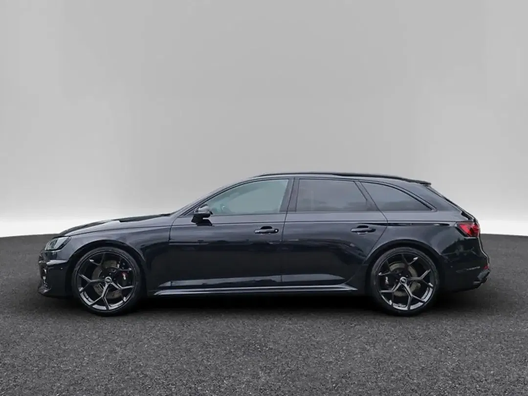 Audi RS4 - Thumbnail 7