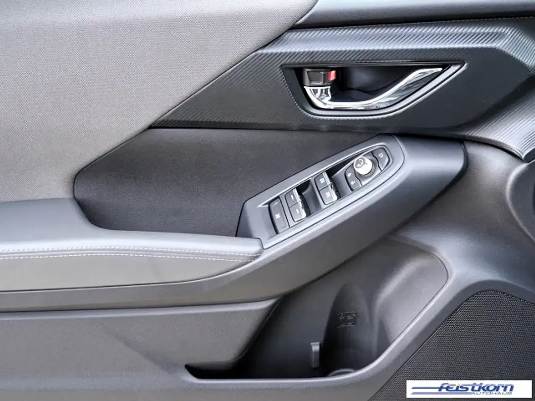 Subaru Crosstrek - Thumbnail 11