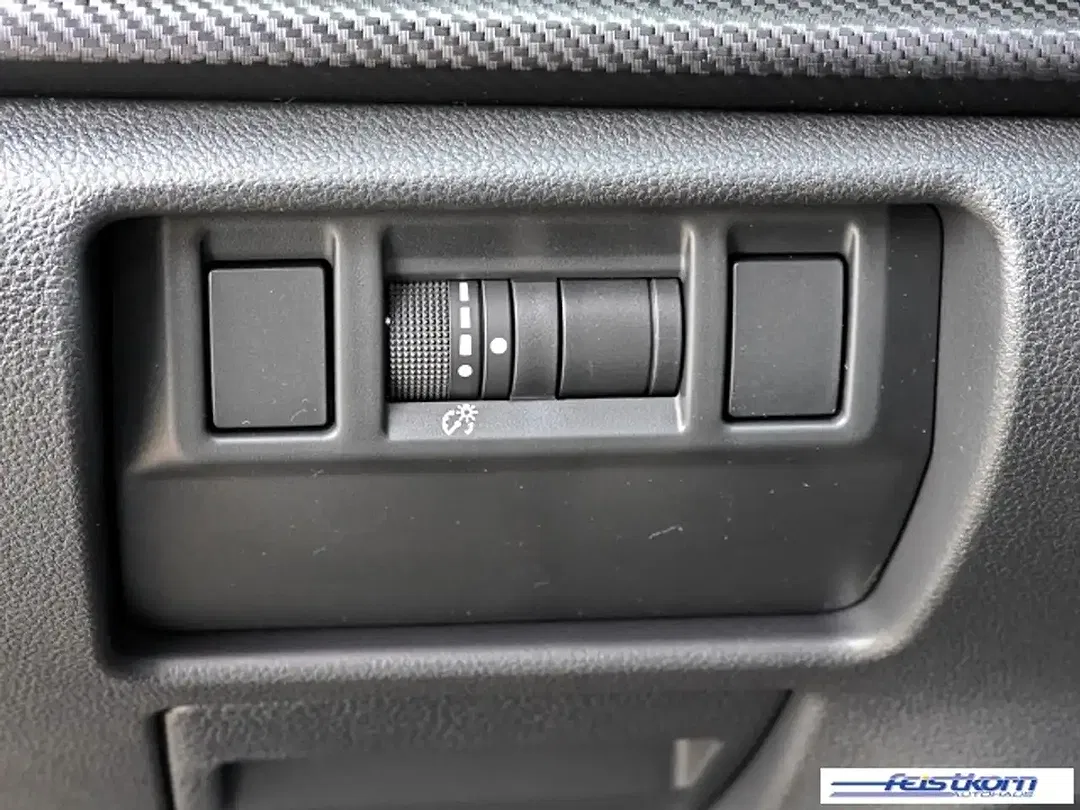 Subaru Crosstrek - Thumbnail 12