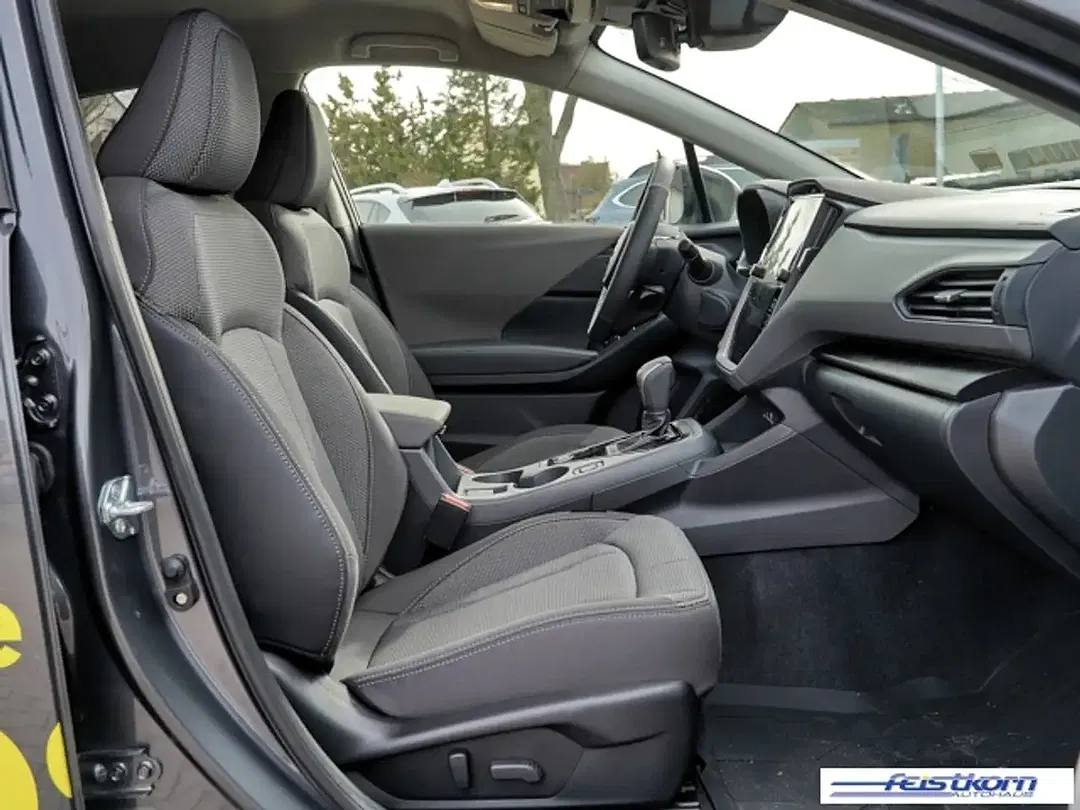 Subaru Crosstrek - Thumbnail 4