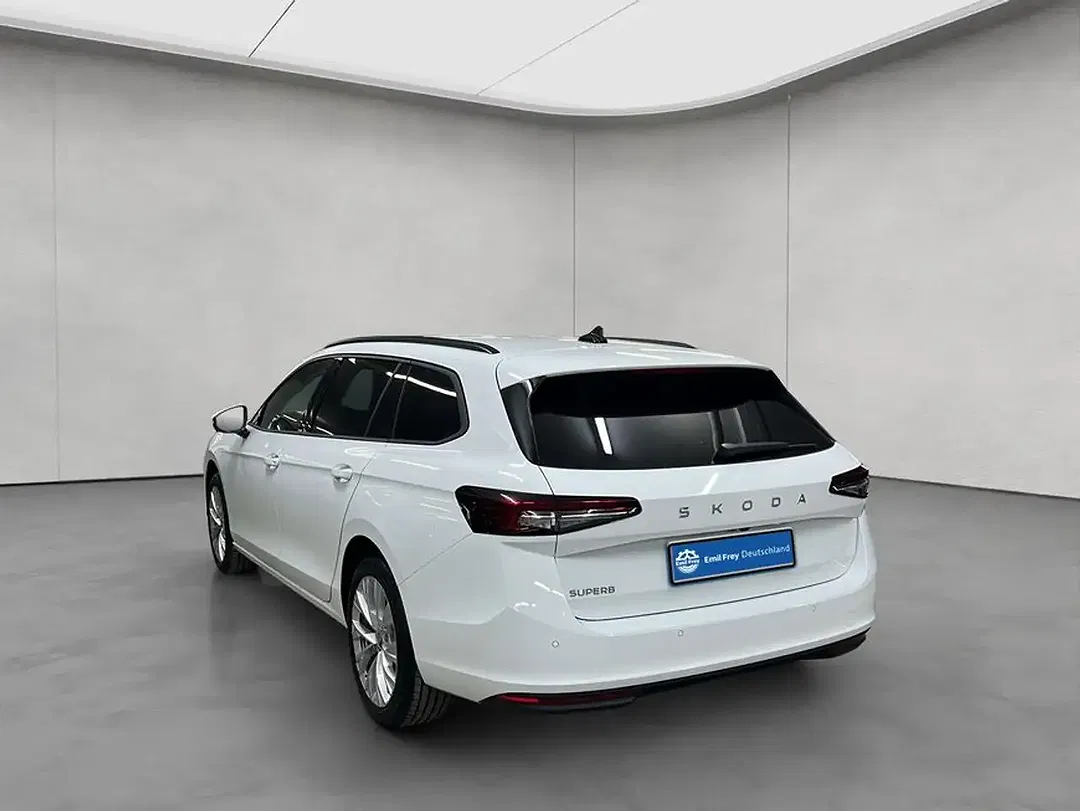 Skoda Superb - Thumbnail 3