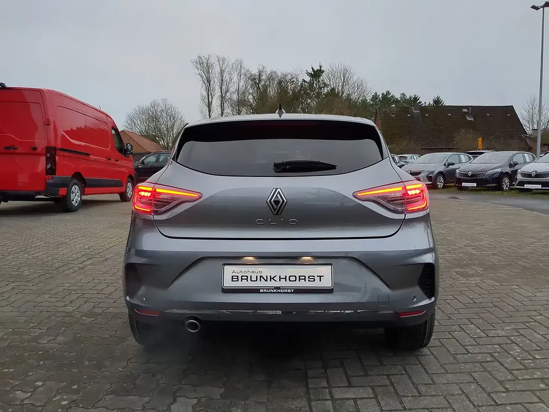 Renault Clio - Thumbnail 2