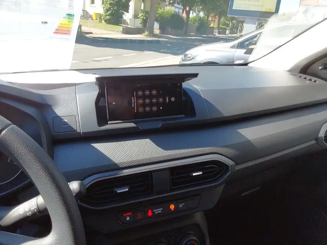 Dacia Sandero - Thumbnail 13