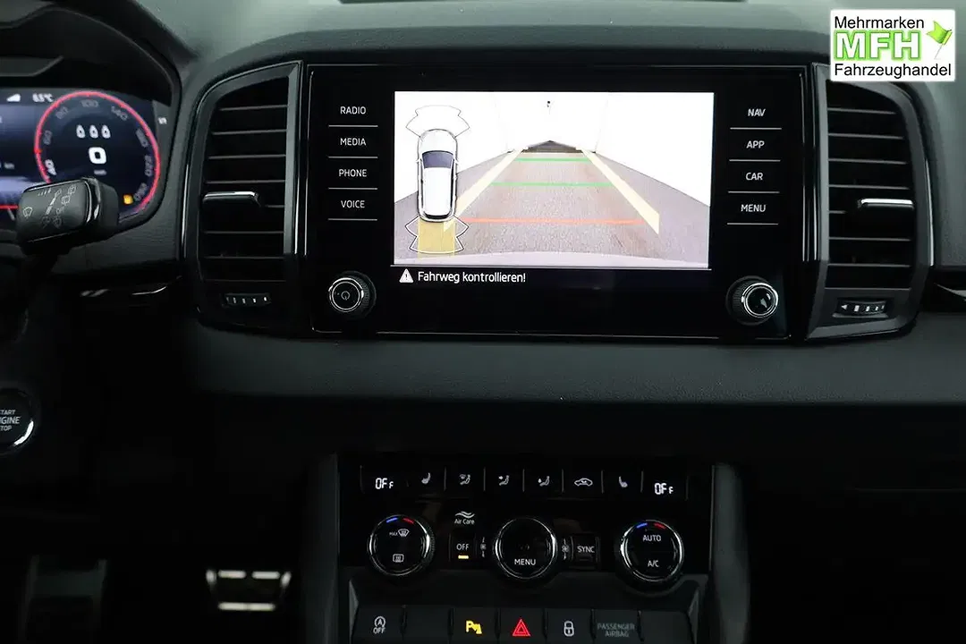 Skoda Karoq - Thumbnail 6