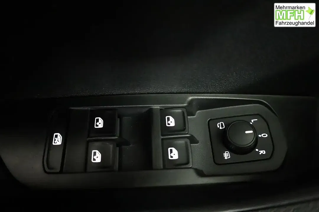 Skoda Karoq - Thumbnail 7