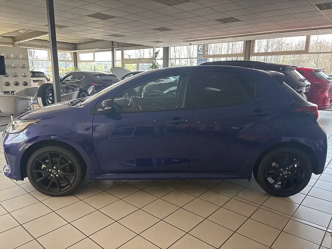 Mazda 2 - Thumbnail 2