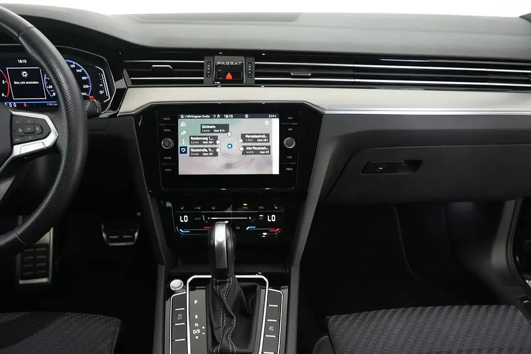 Volkswagen Passat Variant - Thumbnail 13