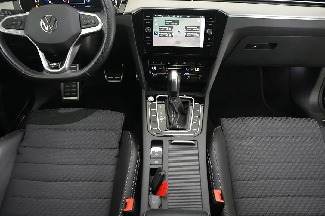 Volkswagen Passat Variant - Thumbnail 14
