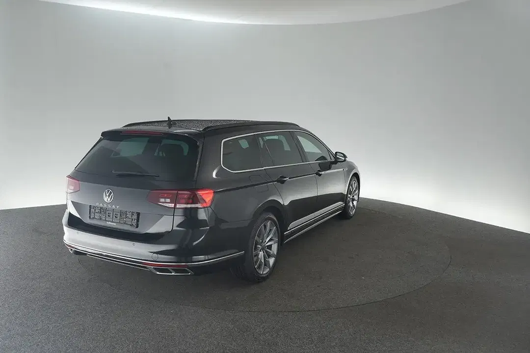 Volkswagen Passat Variant - Thumbnail 2