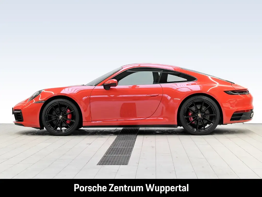 Porsche 992 - Thumbnail 2