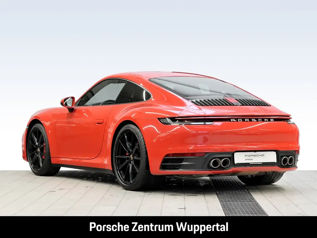 Porsche 992 - Thumbnail 3