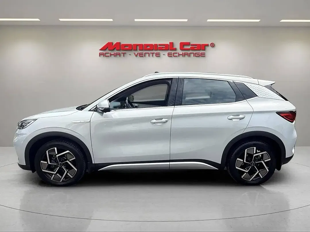 BYD Atto 3 - Thumbnail 5