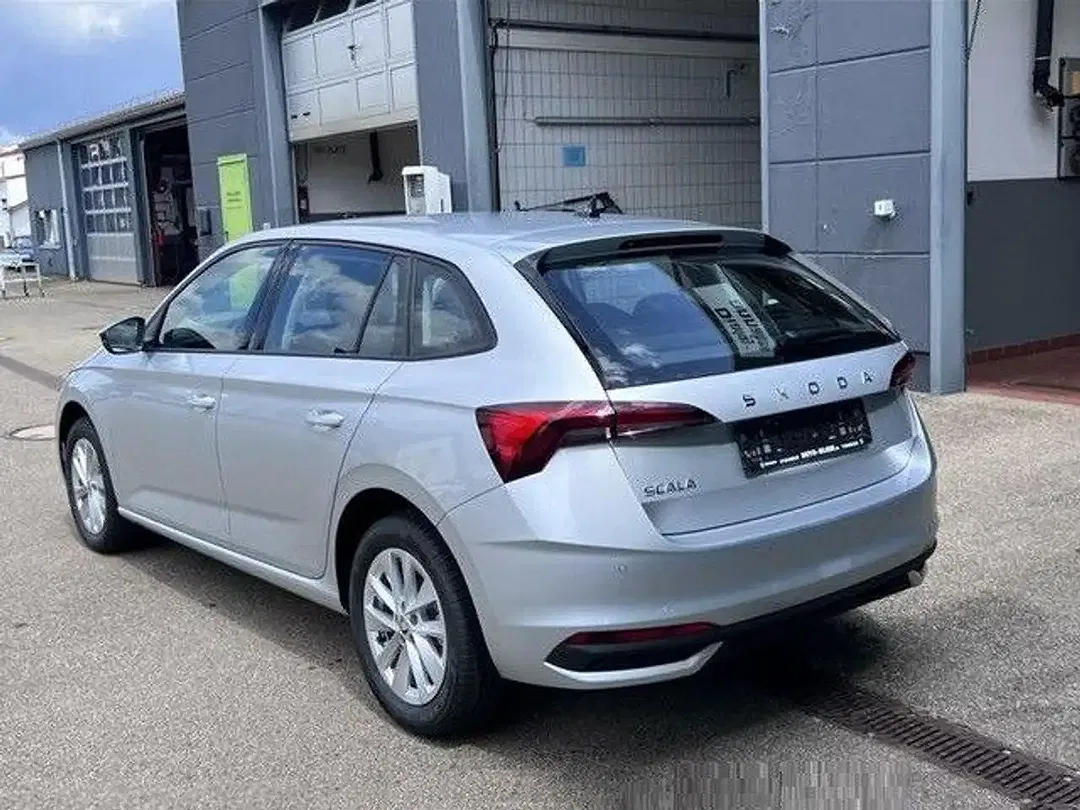 Skoda Scala - Thumbnail 2
