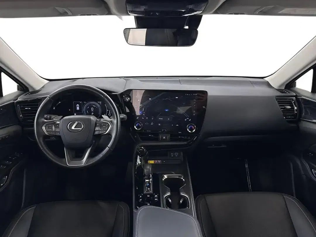 Lexus NX 450h+ - Thumbnail 4