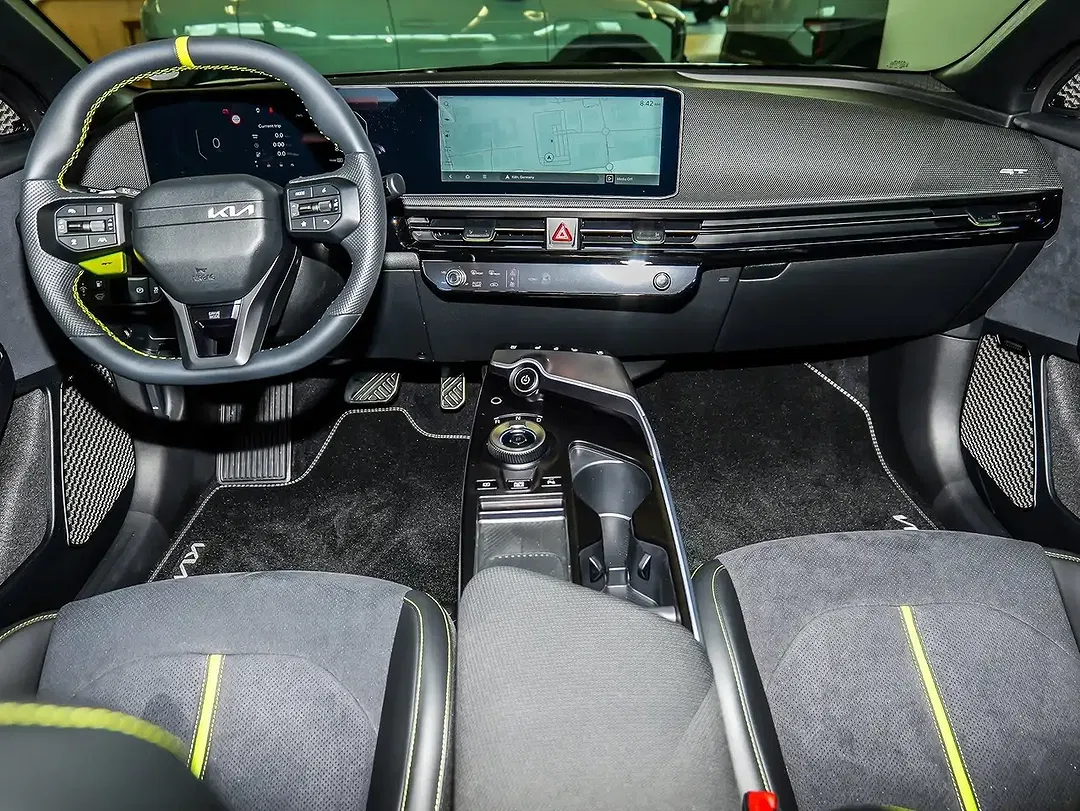 Kia EV6 - Thumbnail 11