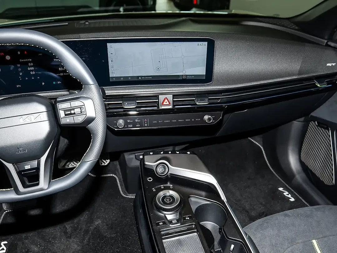 Kia EV6 - Thumbnail 12