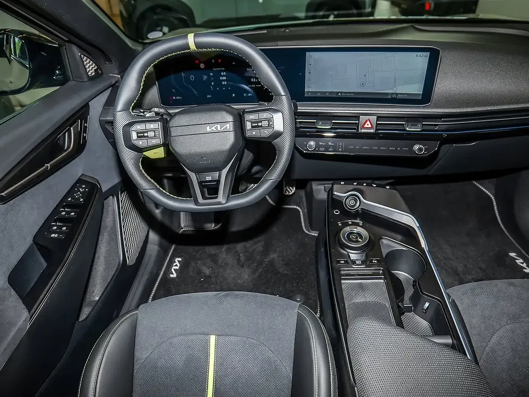 Kia EV6 - Thumbnail 13