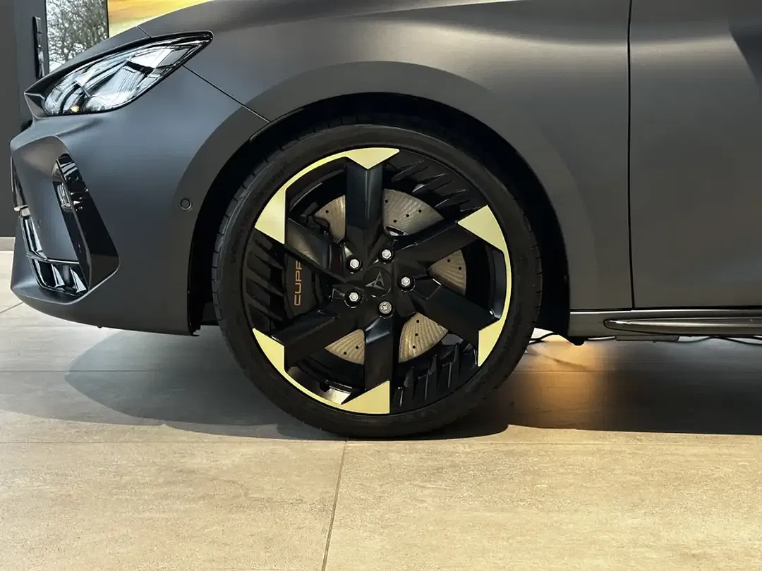CUPRA Leon - Thumbnail 3