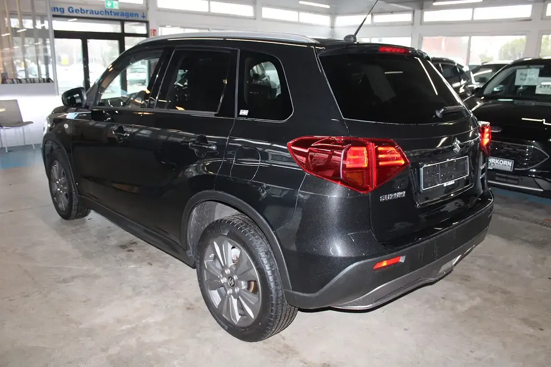 Suzuki Vitara - Thumbnail 3