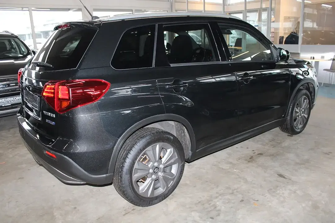 Suzuki Vitara - Thumbnail 5