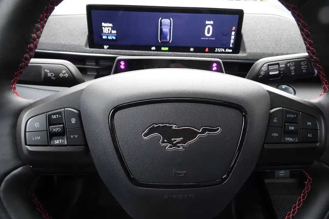 Ford Mustang - Thumbnail 11