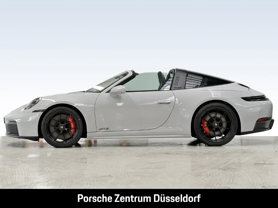Porsche 992 - Thumbnail 2