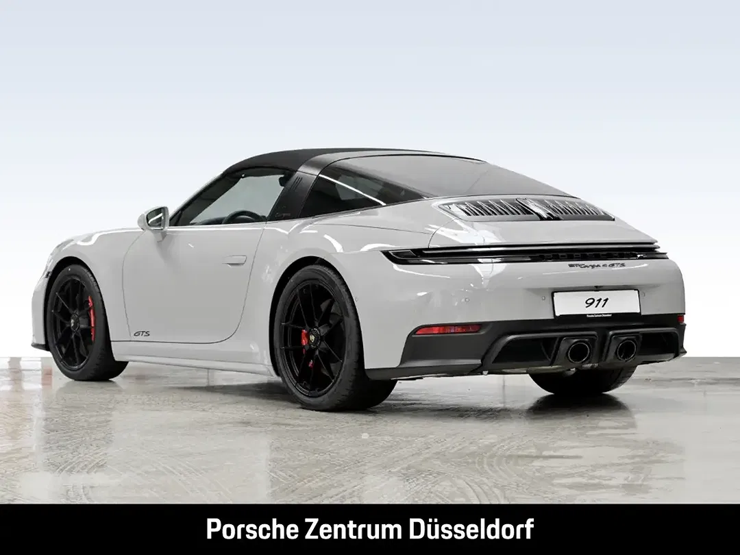 Porsche 992 - Thumbnail 3
